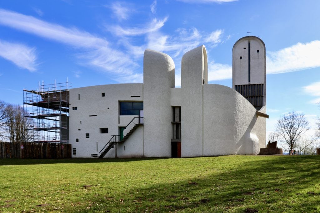 Façade nord de la chapelle restaurée