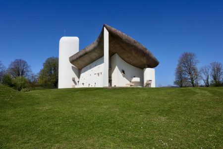 ©R.Claudel/Tous droits réservés. Reproduction interdite. La chapelle Notre-Dame du haut à Ronchamp